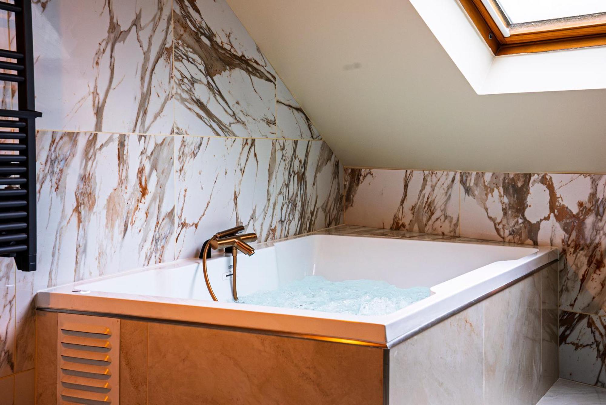 La Marble Room - Suite Balneo & Sauna Анже Экстерьер фото