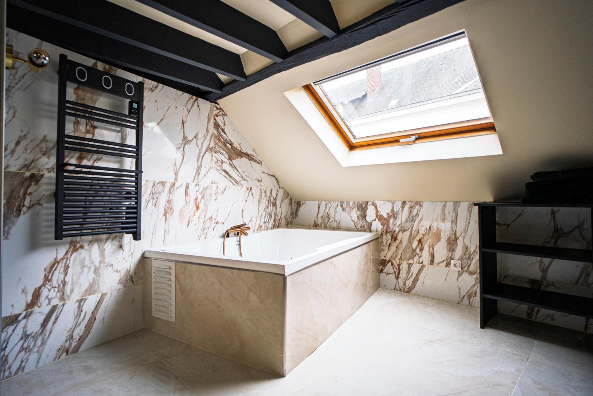 La Marble Room - Suite Balneo & Sauna Анже Экстерьер фото